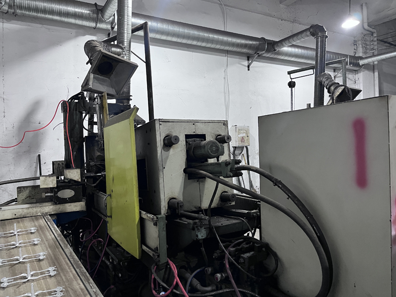 जिंहुआ हंजिया की कार्यशालाओं में हमेशा रोशनी क्यों जलती रहती है?